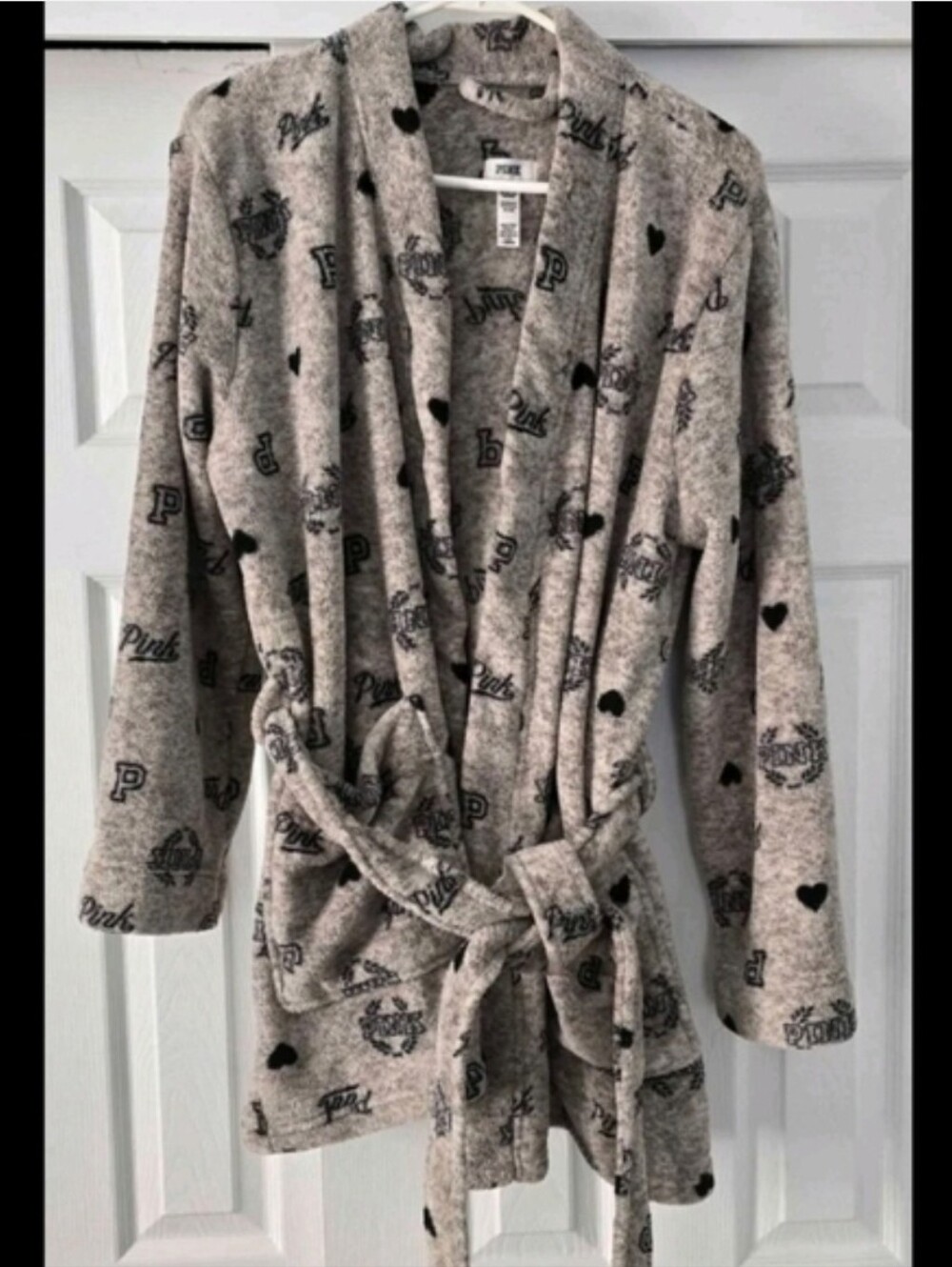 PINK Victoria's Secret Plush Robe in Grey with Black Logo Print - Picture 1 of 1